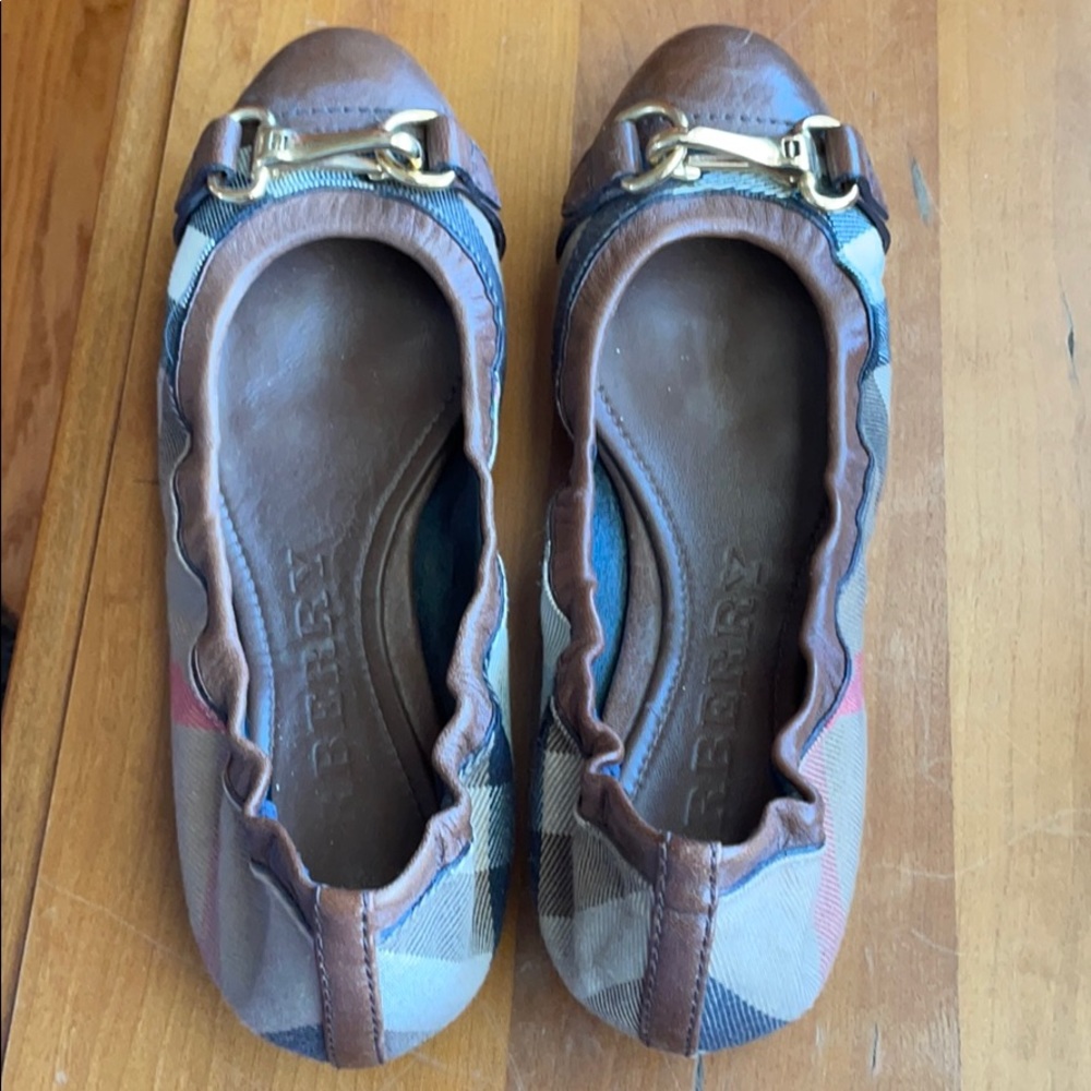 Burberry flats